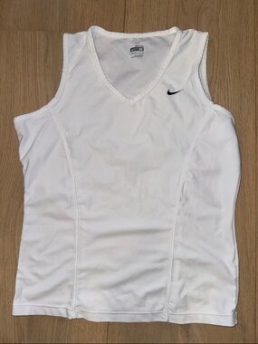 Nike Fit Dry White V-Neck Performance Tank Top - Women's M